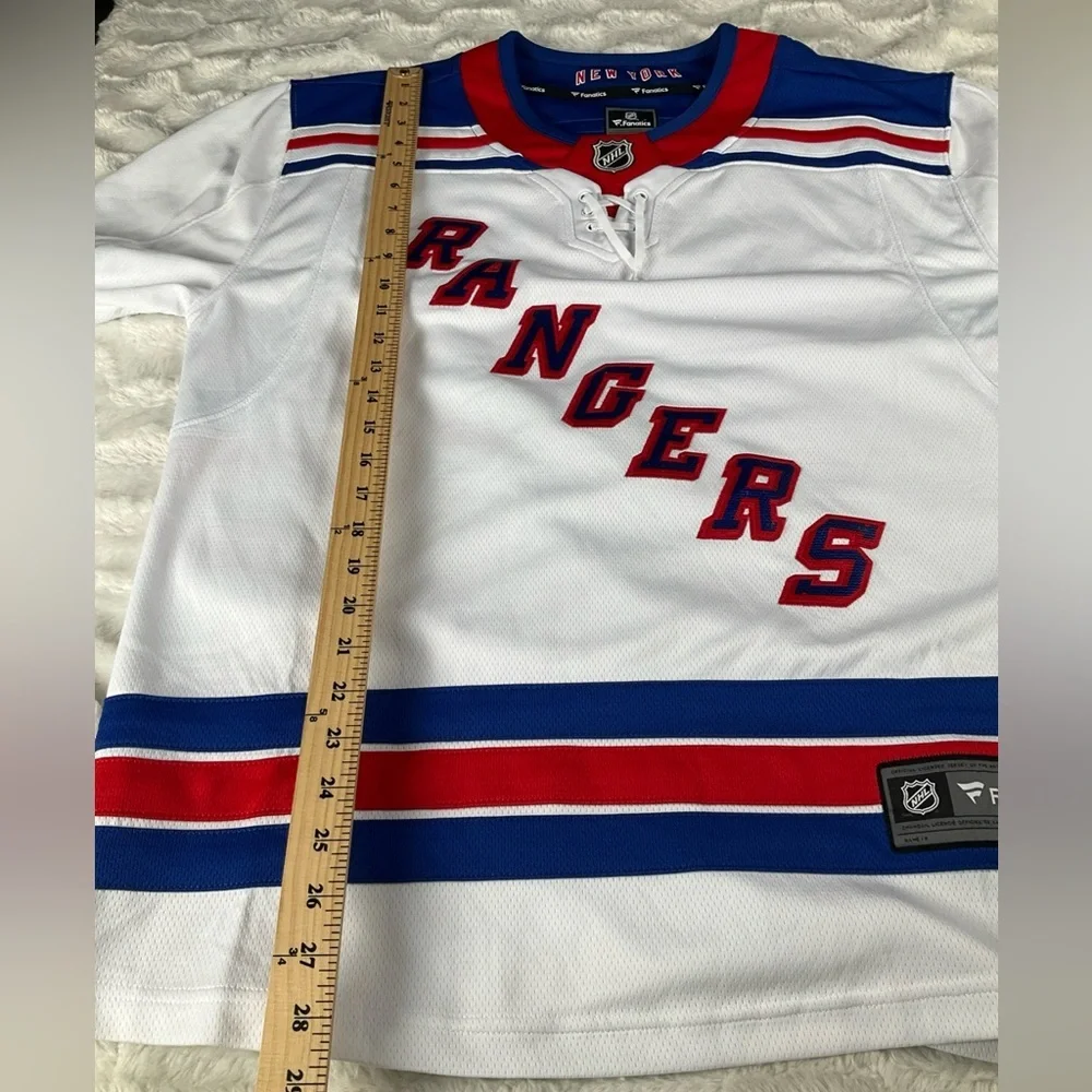 New York Rangers Fanatics Men’s White Medium NHL Breakaway Jersey NWT - Picture 9 of 11